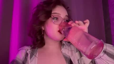 Snapshot of eva_kittenn chatting on 8, 11, 2025 eva_kittenn online show from 8, 11, 2025