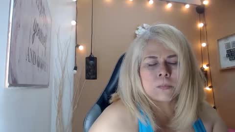 eva_love49 online show from 28, 11, 2025