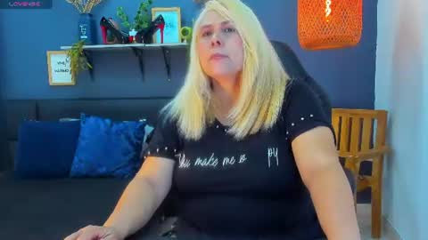 eva_love49 online show from 4, 7, 2026
