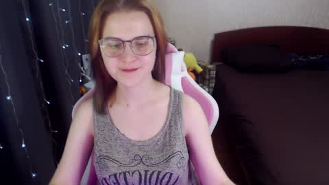 Snapshot of eva_orchid chatting on 4, 2, 2025 Eva online show from 4, 2, 2025