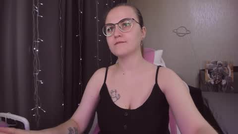 Snapshot of eva_orchid chatting on 16, 11, 2025 Eva online show from 16, 11, 2025