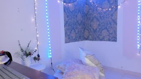 Eva  online show from 26, 3, 2026