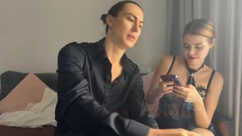 eva_simon__ online show from 6, 5, 2026