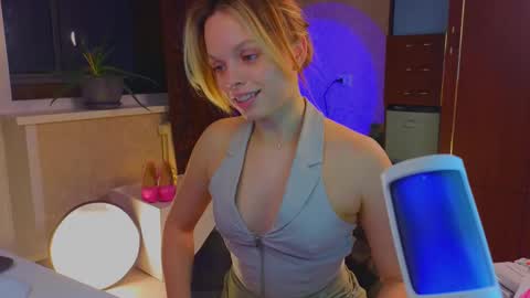 Hi there i am Eva and i wish create a nice community with you so join my Ticket Show for more pleasure online show from 31, 1, 2026