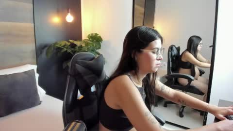 E V A  online show from 12, 5, 2026