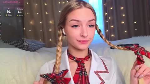 Hello Im Eva online show from 8, 1, 2025