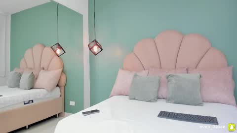 Eva  online show from 7, 4, 2026