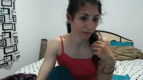 Snapshot of evacrisxxx chatting on 26, 4, 2026 hornycrissyyourlove online show from 26, 4, 2026
