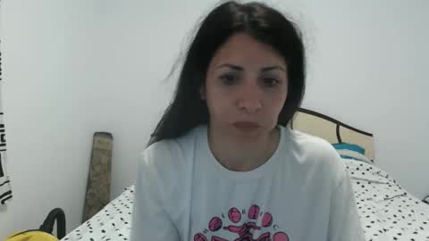 Snapshot of evacrisxxx chatting on 9, 5, 2026 hornycrissyyourlove online show from 9, 5, 2026