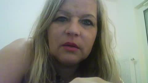 Snapshot of evafrench1991 chatting on 8, 3, 2025 evafrench1991 online show from 8, 3, 2025