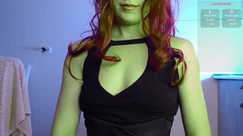 Snapshot of evahailey_ chatting on 1, 2, 2025 Eva online show from 1, 2, 2025