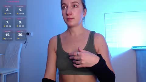 Snapshot of evahailey_ chatting on 21, 10, 2025 Eva online show from 21, 10, 2025