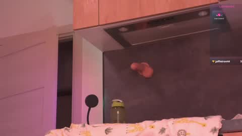 Eva here Wednesday till Sunday online show from 2, 1, 2025