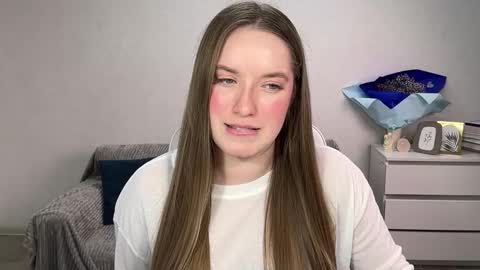 Snapshot of evajuly chatting on 12, 11, 2025 Eva online show from 12, 11, 2025