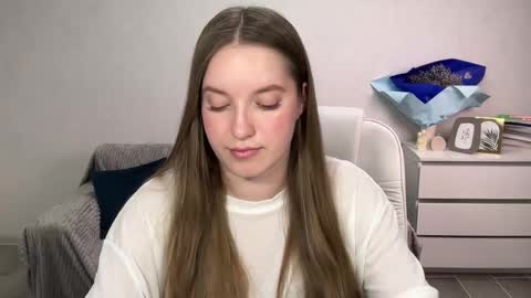 Snapshot of evajuly chatting on 21, 11, 2025 Eva online show from 21, 11, 2025