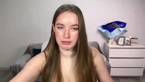 Snapshot of evajuly chatting on 29, 11, 2025 Eva online show from 29, 11, 2025