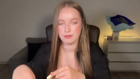 Snapshot of evajuly chatting on 22, 6, 2026 Eva online show from 22, 6, 2026