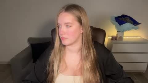 Snapshot of evajuly chatting on 24, 6, 2026 Eva online show from 24, 6, 2026