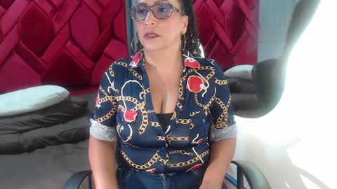 Eva Mills online show from 30, 1, 2025