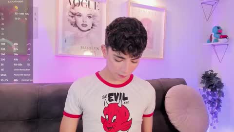 Evan voss  help me get 200 likesindependent model online show from 26, 10, 2025