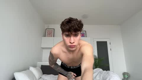 evan_white_ online show from 18, 3, 2026