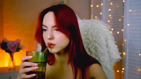 Snapshot of evanellson chatting on 4, 12, 2025 Eva online show from 4, 12, 2025