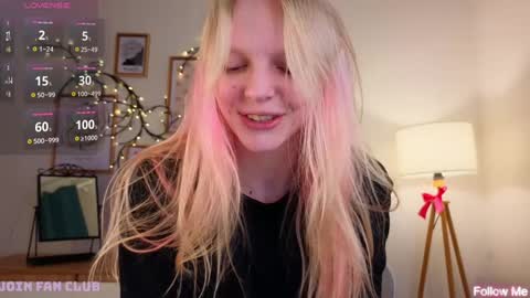 Snapshot of evangel1ne chatting on 23, 1, 2025 evangel1ne online show from 23, 1, 2025