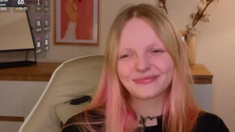 Snapshot of evangel1ne chatting on 10, 3, 2025 evangel1ne online show from 10, 3, 2025