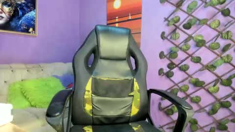 Snapshot of evangely15_ chatting on 23, 11, 2025 evangely15_ online show from 23, 11, 2025