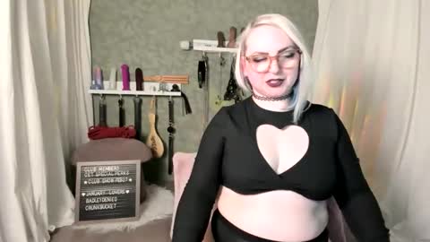 Snapshot of evanharlowe chatting on 27, 2, 2026 Evan Harlowe online show from 27, 2, 2026