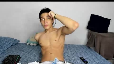 Snapshot of evans_collins24 chatting on 1, 4, 2026 Evans collins24 online show from 1, 4, 2026