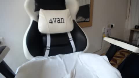 Evan online show from 12, 1, 2025