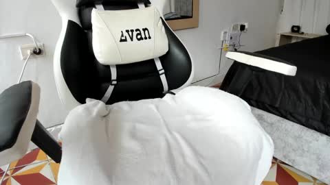 Evan online show from 8, 3, 2025