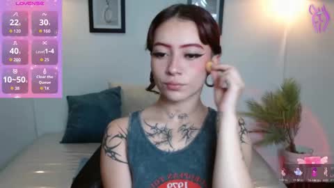 Snapshot of evanss_lx chatting on 10, 11, 2025 Evanssa lx online show from 10, 11, 2025