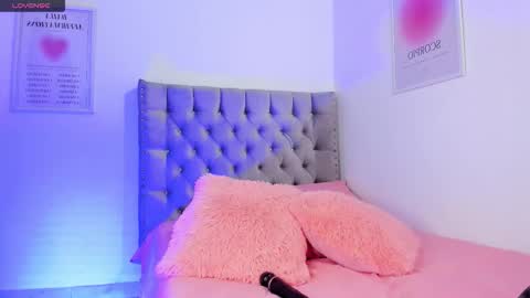 Eva Olimpo online show from 25, 10, 2025