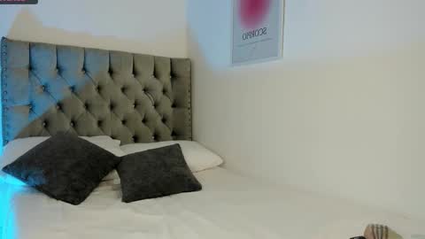 Eva Olimpo online show from 15, 12, 2025