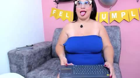 evapalmer_1 online show from 30, 10, 2025