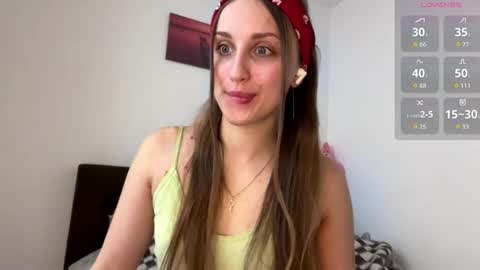 Snapshot of evarenard_ chatting on 25, 4, 2026 evarenard_ online show from 25, 4, 2026