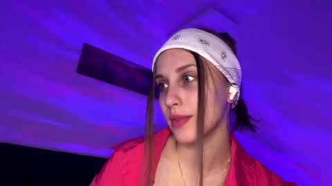 Snapshot of evarenard_ chatting on 3, 5, 2026 evarenard_ online show from 3, 5, 2026