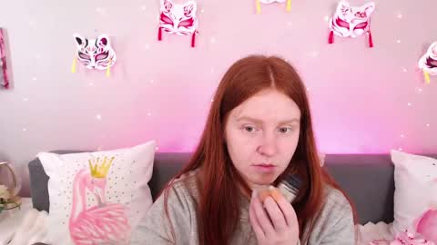 Snapshot of evarey_ chatting on 15, 5, 2026 Adelina online show from 15, 5, 2026