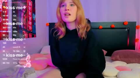 Snapshot of evastevs chatting on 12, 11, 2025 Eva online show from 12, 11, 2025