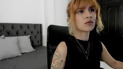 Snapshot of evaviulet chatting on 19, 11, 2025 evaviulet online show from 19, 11, 2025