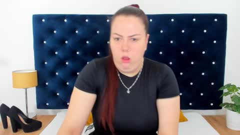 Snapshot of evawetdream chatting on 27, 10, 2025 Eva online show from 27, 10, 2025