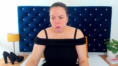 Snapshot of evawetdream chatting on 4, 11, 2025 Eva online show from 4, 11, 2025