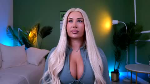 Snapshot of evazane chatting on 10, 5, 2026 Eva online show from 10, 5, 2026