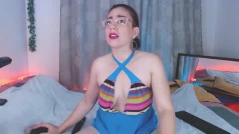 Snapshot of eve_blue77 chatting on 27, 12, 2024 Eve Blue  friends. IG eve blue77 TW EveBlue 1 OF eveblue7 online show from 27, 12, 2024