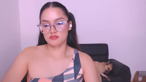 Snapshot of eve_rox18 chatting on 5, 1, 2025 Eve Rox18 online show from 5, 1, 2025