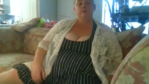 Snapshot of evehaspowers chatting on 9, 10, 2025 Eve online show from 9, 10, 2025