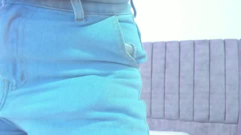 evelin__thompsson online show from 4, 6, 2026