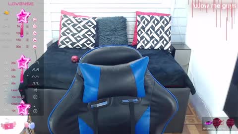 Snapshot of evelin_zaens chatting on 24, 1, 2025 evelin zaens online show from 24, 1, 2025